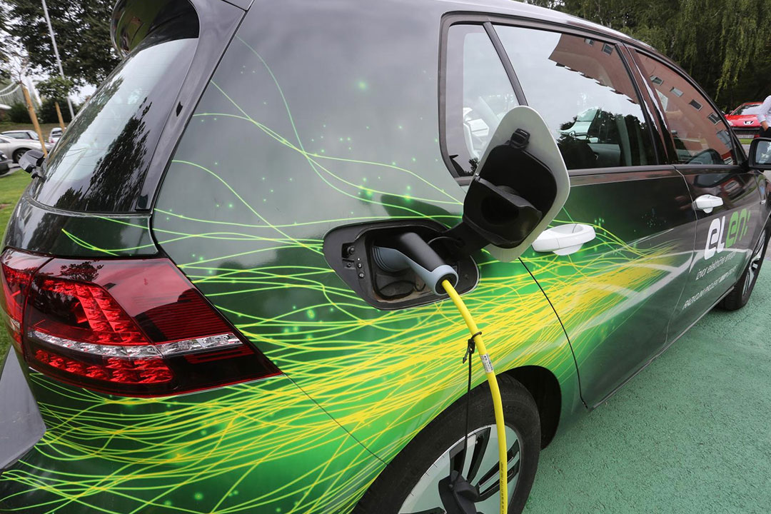 Punjenje električnog automobila